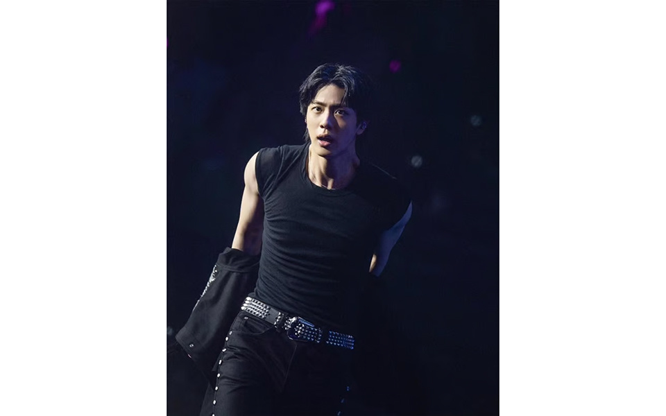 BTSジン、ビルボード月間「トップツアー」チャートでアジアソロアーティスト最高売上を記録「KING JINが歴史を作っている」