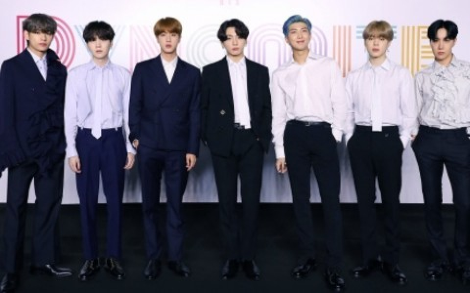 成績を残すたび提起される、BTSの兵役…いつまで延期？<font size="2"><b><font color="#FE2E2E">【コメント1】</font></b></font>