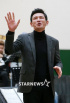 ファン・ジョンミン、オーケストラ指揮者に変身!