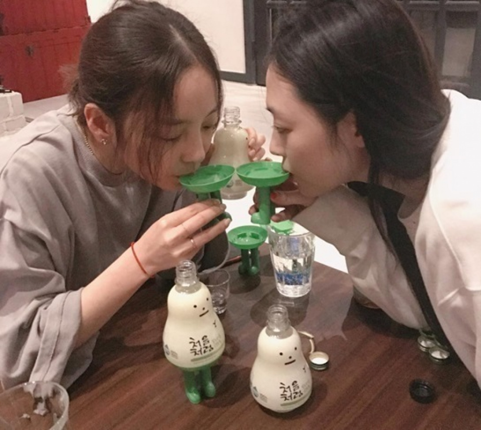 ク・ハラ＆ソルリ、楽しい親友同士のパーティ