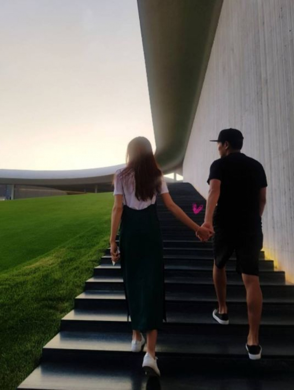 チャ・イェリョン×チュ・サンウク、手繋ぎ南海旅行へ