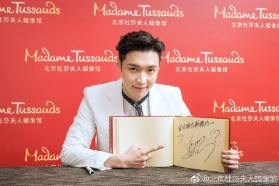 EXOレイ、メンバー初の中国マダムタッソー蝋人形館に展示！