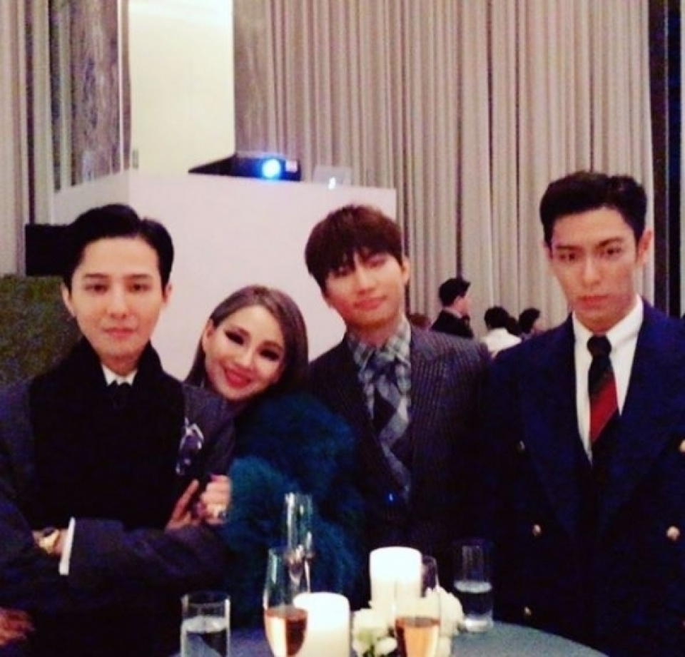 CL、SOLの結婚式に出席…T.O.Pとの写真公開