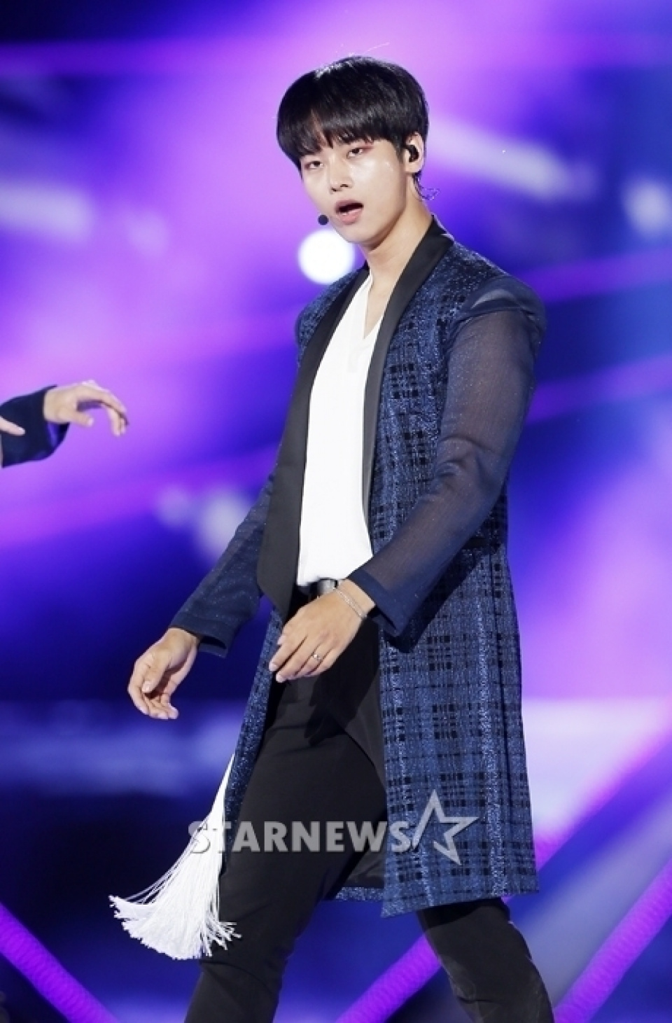 VIXXエン、追っかけファンにSNSで警告