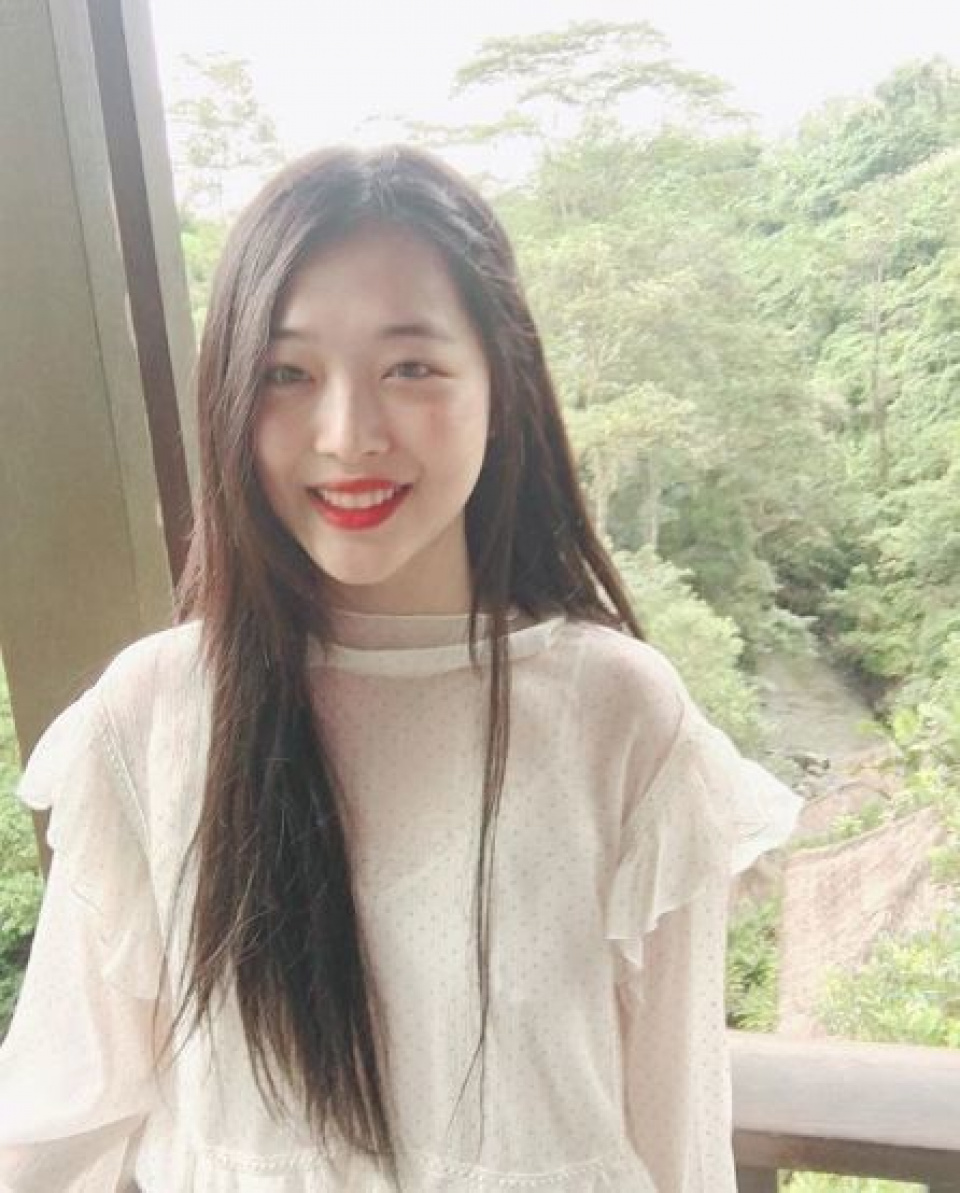 ソルリ、バリ島でのオフショットを公開