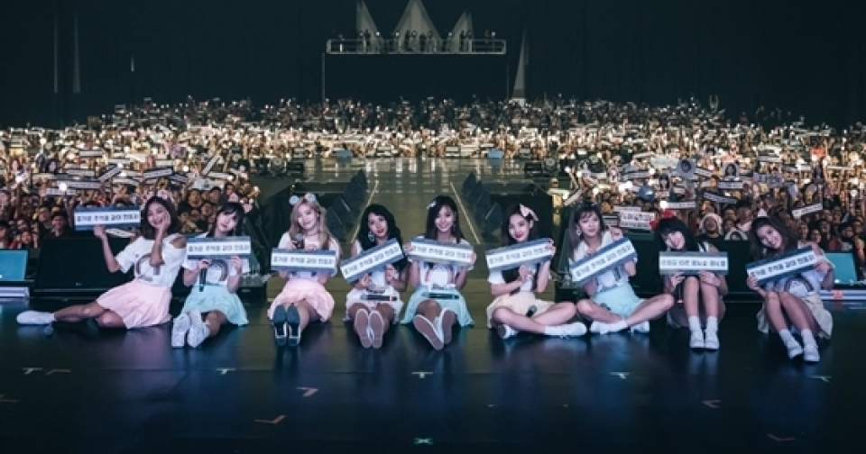TWICE、5月にスタートしたツアーが無事に終了