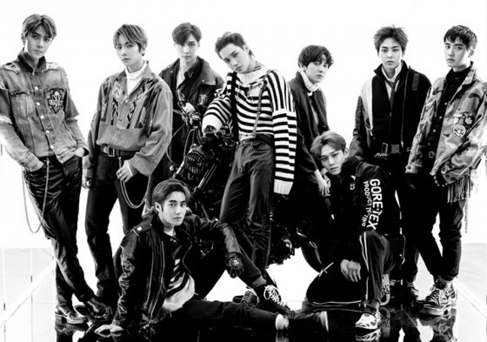 EXO、本日18時にニューアルバム発表