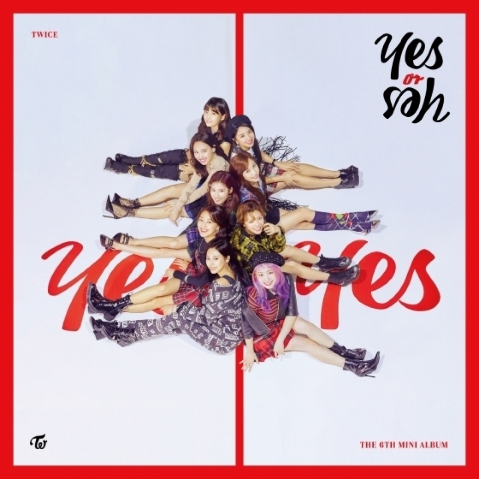  TWICE、音源チャートを席巻…ビルボードも「集中照明」