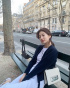 ペ・スジ、パリの街中で撮った写真が話題