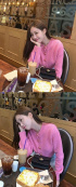 ヒョミン、カフェでの日常を公開