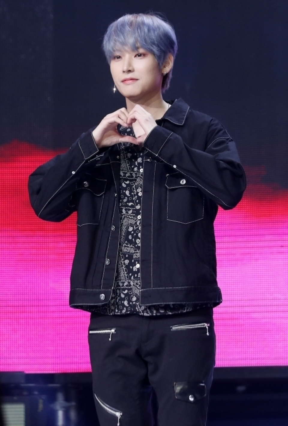 SF9インソン、胸骨負傷によりコンサート不参加