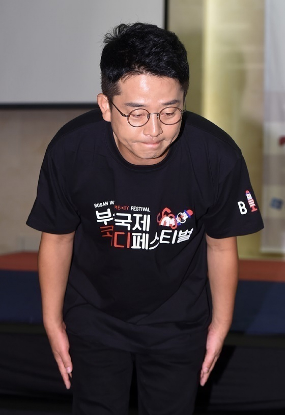 キム・ジュノ、“賭けゴルフ騒動”を公式の場で謝罪