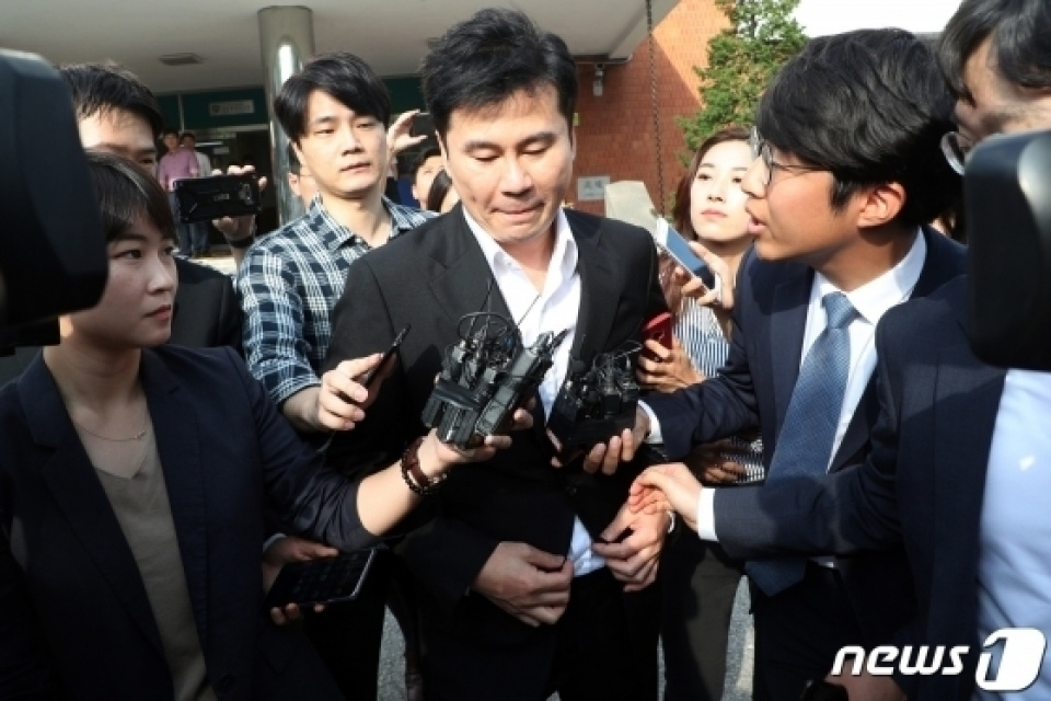 ヤン・ヒョンソク、22時間の取り調べを終え…「誠実に臨んだ」