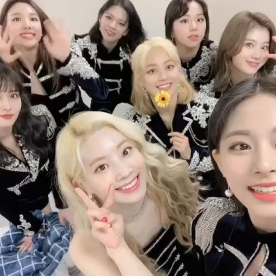 TWICE、「うまく勝ち抜こう私たち」2020年新年のあいさつ
