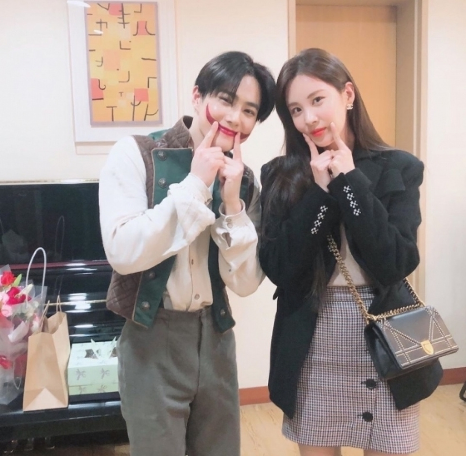 ソヒョン、EXOスホのミュージカルを応援