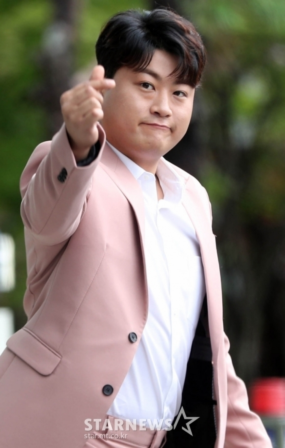 キム・ホジュン、騒動の影響なく自叙伝の予約販売が好調