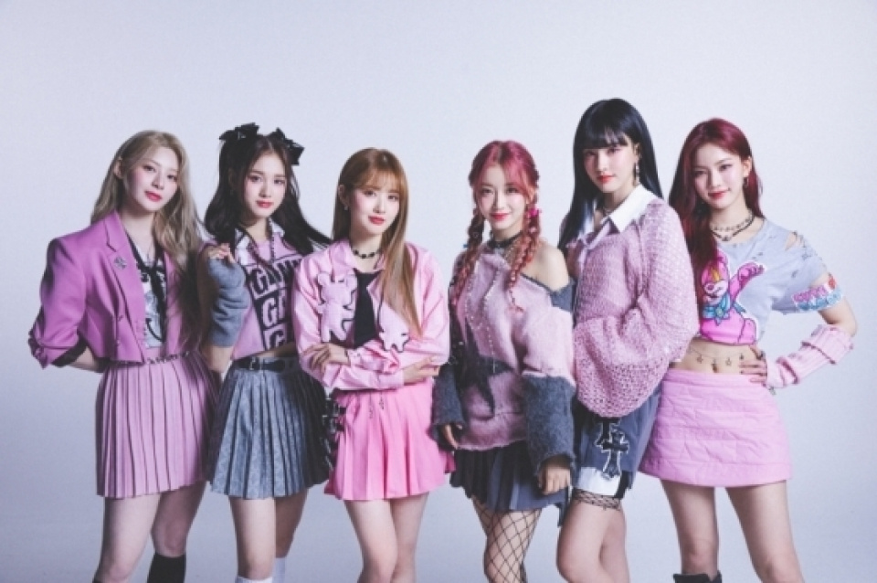 STAYC、カムバックと同時に自己最高記録を更新