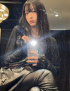 ア二ー、母親とシンクロ率100%の美貌を公開