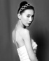 「ブランド悪女」 キム・ソヒョン、ウエディング写真で魅惑的ポーズ 