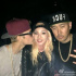 ジャスティン・ビーバー、2NE1のDARAの頬にキス